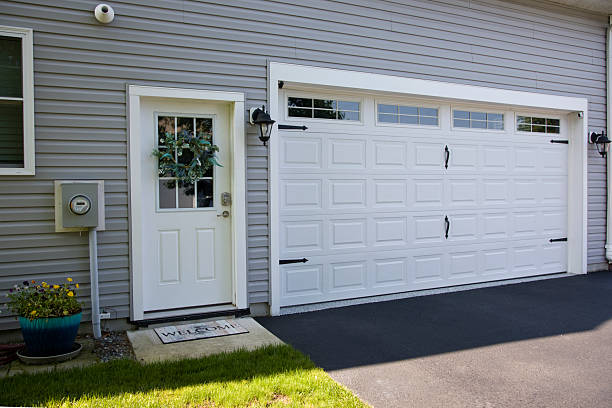 24/7 Emergency Garage Door Panel Replacement experts in Munford, AL